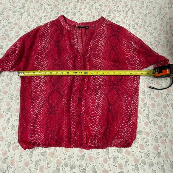 a.n.a. Women's L - Lightweight top - half sleeves - Great over a white tank! - Picture 8 of 11